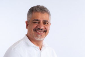 الدكتور محمود سادات – دكتور عيون عربي في هامبورغ حي Hohenfelde