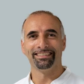 د. فواز أسعد - جراح عربي في دوسلدورف