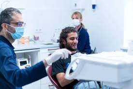 الدكتور الأتاسي – طبيب أسنان عربي في دوسلدورف