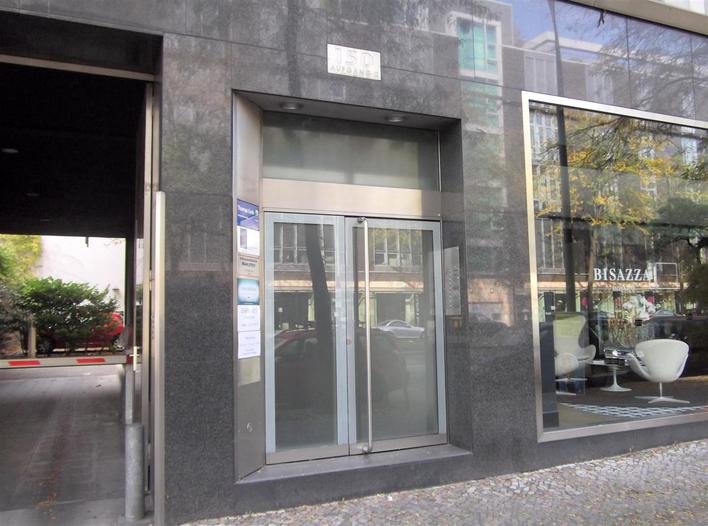 دكتور نضال سلوم – دكتور أسنان عربي في برلين Charlottenburg