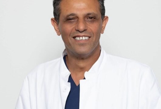 الدكتور رائد أبو هاشم – أخصائي باطنية وجهاز هضمي في هامبورغ حي Eppendorf – Lokstedt