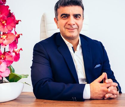 الدكتور محمد العبادي – دكتور أسنان عربي في هامبورغ Wandsbek