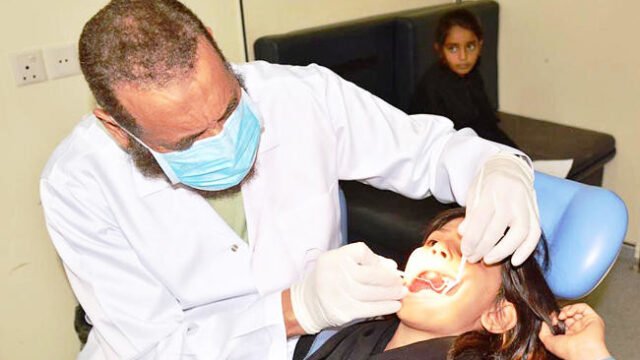 د. أنس المخلوف – دكتور أسنان عربي في هامبورغ Wandsbek