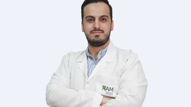 د. إلياس الجوني – طبيب أسنان عربي في كولونيا متخصص في جراحة الفم Brück