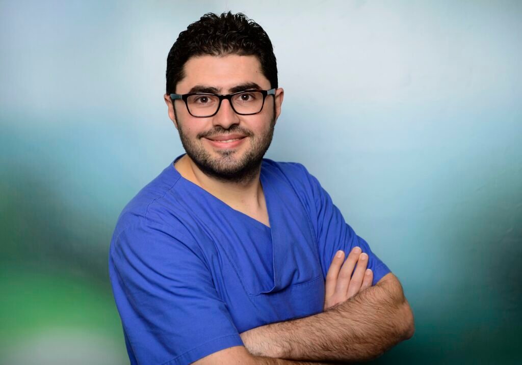 د. المثنى دارويش – طبيب جلدية عربي في هامبورغ Harburg