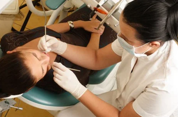 د. ربيعة اللامي – طبيبة أسنان عربية في كولن حي Chorweiler