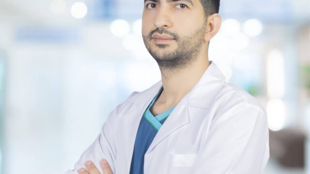 د. سامر خزندار – طبيب أسنان عربي متخصص في كولن Kalk