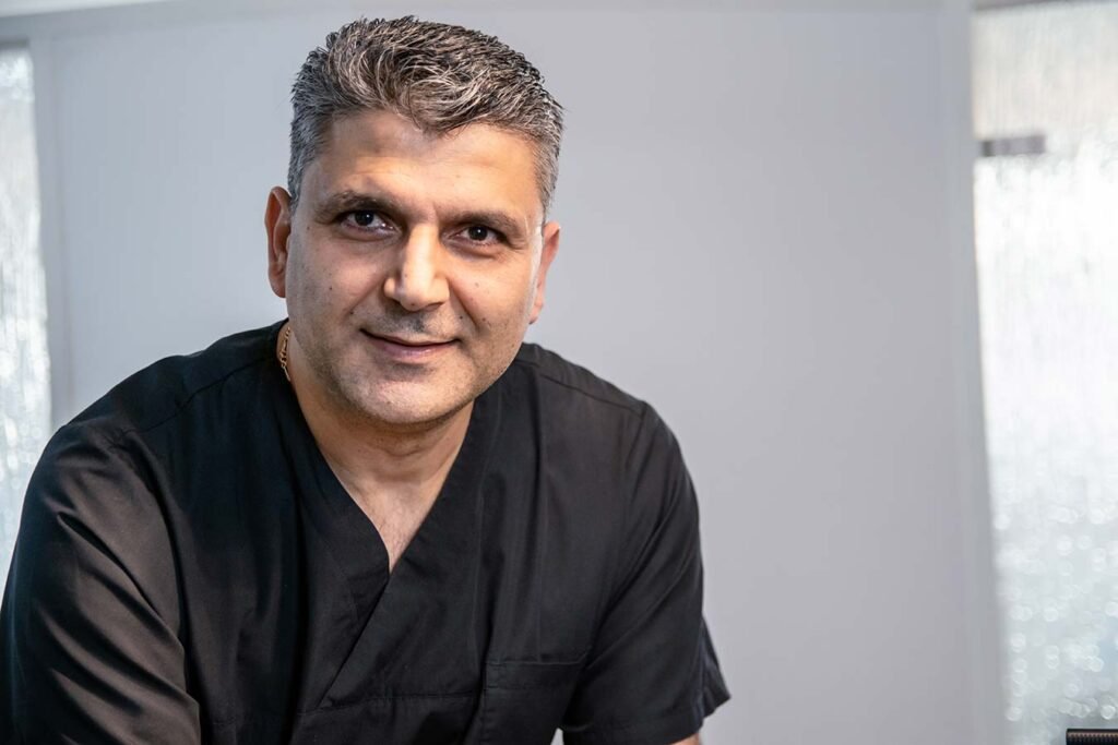 د. قيس زينب – طبيب أسنان عربي متخصص في جراحة الفم في كولن Brück