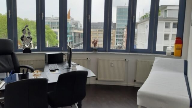 الدكتور فهمي بريشة – طبيب جراحة أعصاب في كولن Mediapark