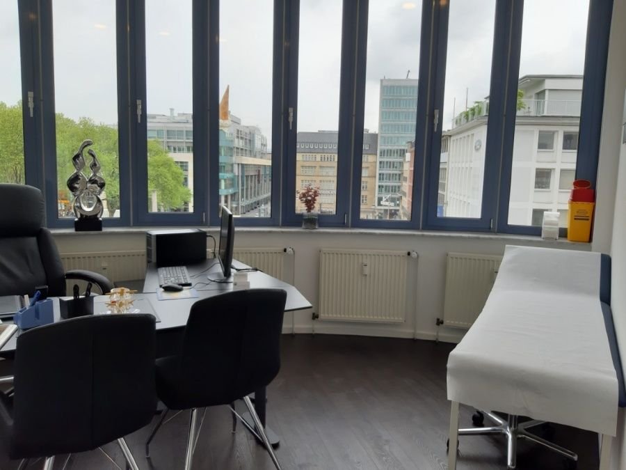 الدكتور فهمي بريشة – طبيب جراحة أعصاب في كولن Mediapark