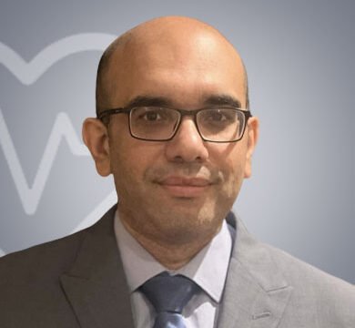 الدكتور كامران ميناين – أخصائي جراحة الأعصاب والعمود الفقري في كولن Lindenthal