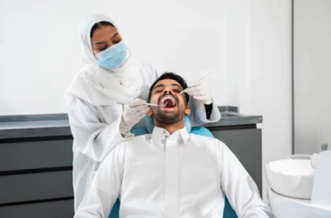 د. أمل رهموغة – أفضل دكتورة أسنان عربية في فرانكفورت Sachsenhausen