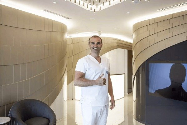 د. ثائر نصور – أفضل دكتور أنف وأذن وحنجرة عربي في إيسن Katernberg