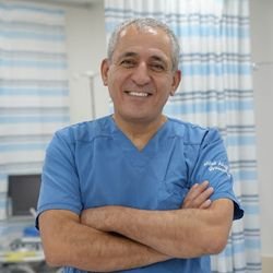 د. مايكل خطار – طبيب نسائية عربي في شتوتغارت