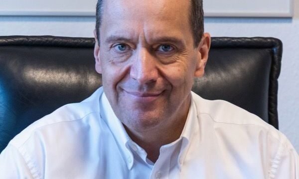 الدكتور جورج شحادة – طبيب أعصاب وجراحة مخ في دوسلدورف