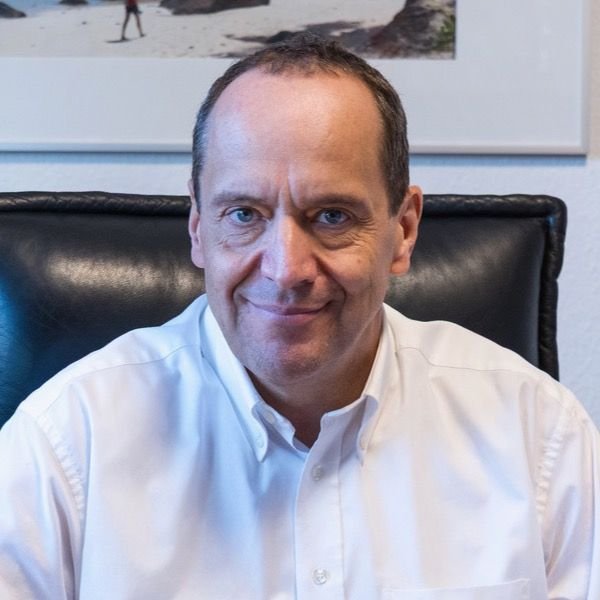 الدكتور جورج شحادة – طبيب أعصاب وجراحة مخ في دوسلدورف