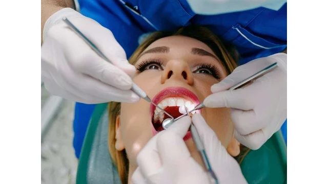 الدكتور سعيد سعيدي – دكتور أسنان عربي في دوسلدورف ألمانيا